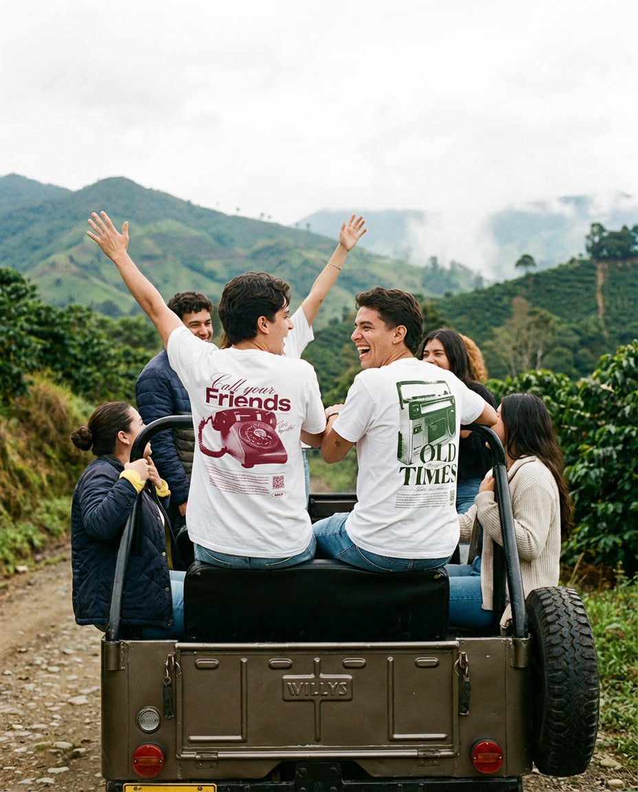 La Evolución de la Moda: Del Pasado a la Camiseta Cuello Redondo