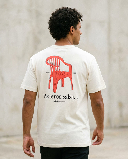 Camiseta Blanca Silla “Pusieron Salsa…” – LOLU Original 100% Algodón