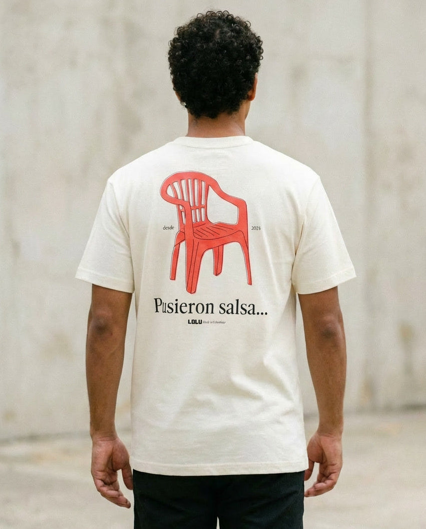 Camiseta Blanca Silla “Pusieron Salsa…” – LOLU Original 100% Algodón